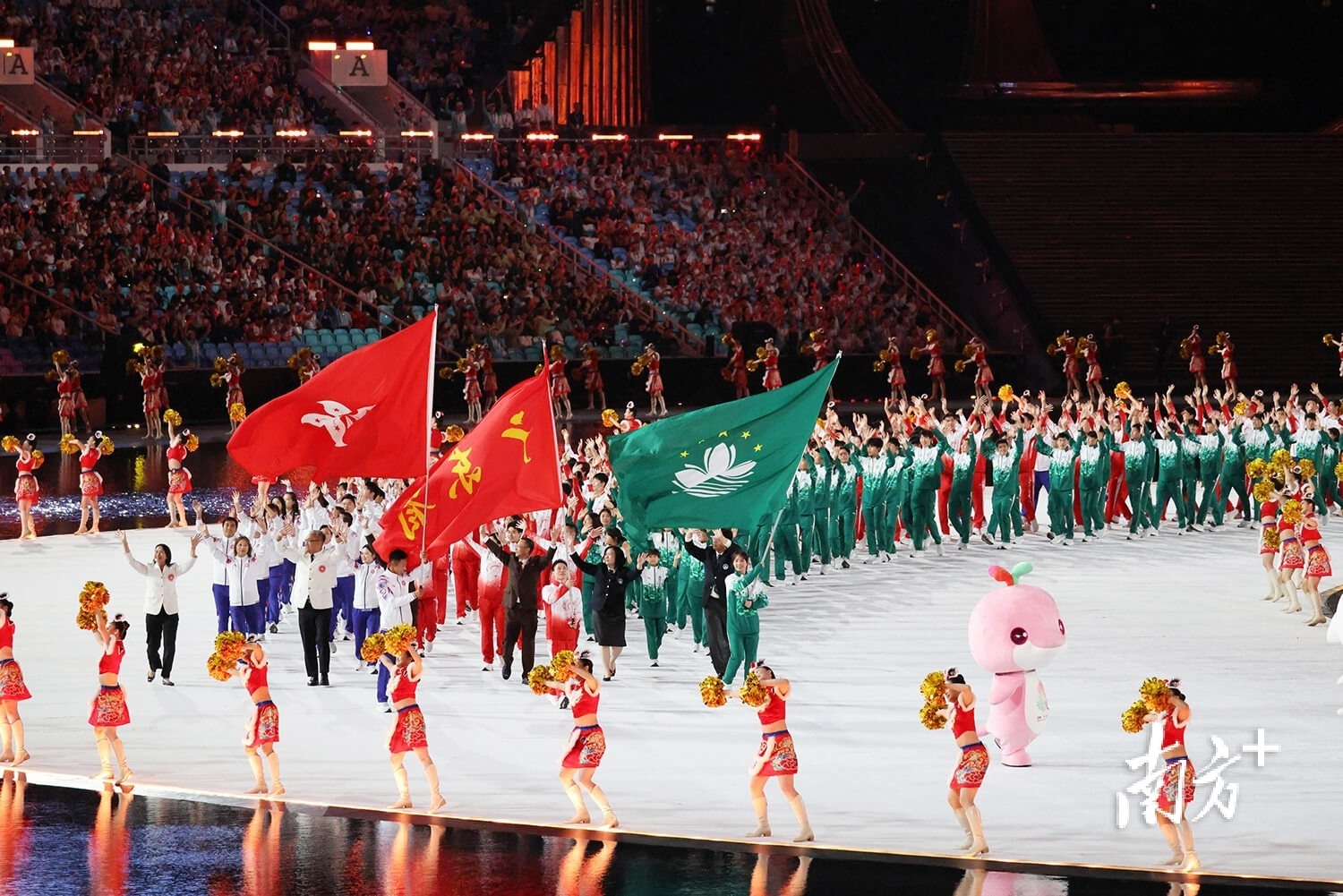 德甲-拜仁4-0不莱梅 凯恩双响+拜仁百球破纪录